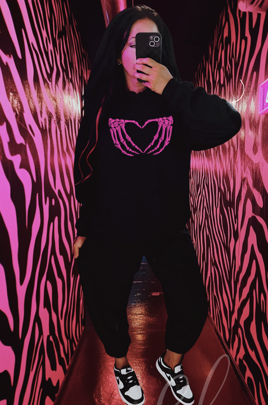 Skelli heart hands |Embroidery Pink